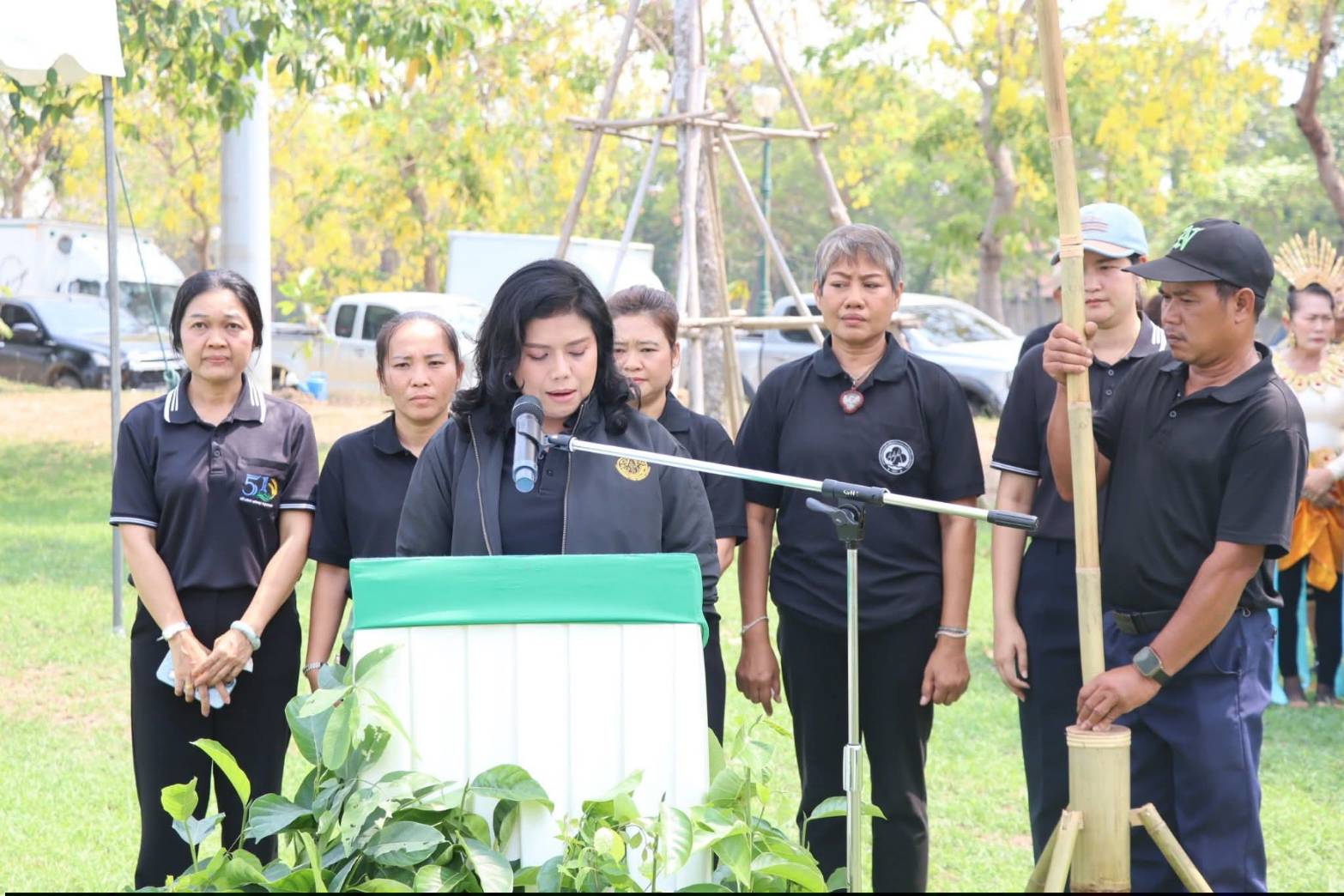 title - ผู้ว่าราชการจังหวัดพระนครศรีอยุธยา เป็นประธานในพิธีเปิดโครงการธรรมชาติยาตรา ทสม.อยุธยา ทำความดีเพื่อแม่ ณ ศูนย์ส่งเสริมและพัฒนาอาชีพเสริมนอกภาคการเกษตร (ศูนย์ศิลปชีพบางไทรฯ (เดิม)) 